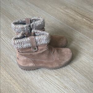 Stylish Tan Suede Ankle Boots
